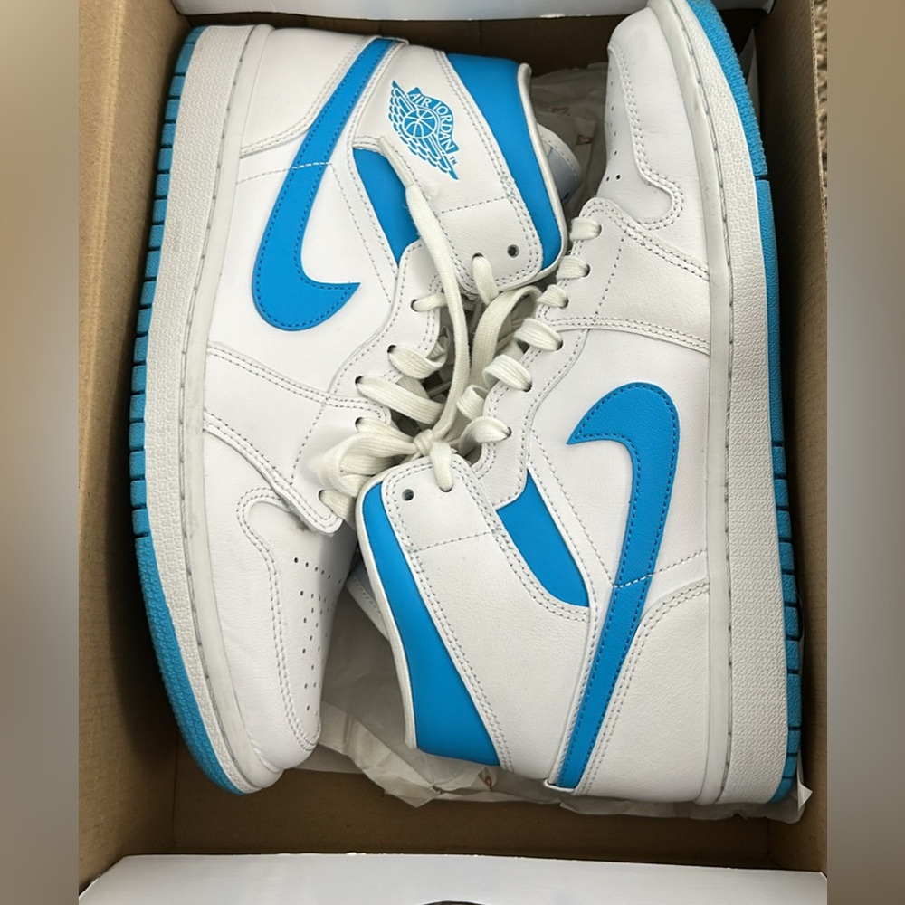 Nike Air Jordan 1 Mid University Blue White WMNS Size 9.5